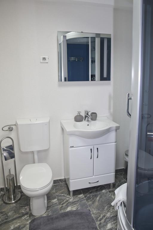 Apartments Qualitas Kotor Bagian luar foto
