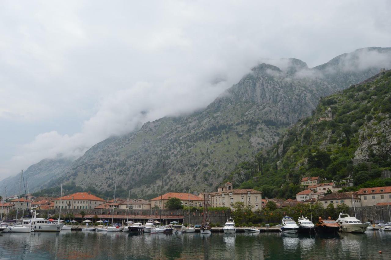 Apartments Qualitas Kotor Bagian luar foto